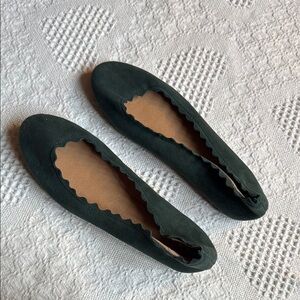Scalloped Edge Black Flats